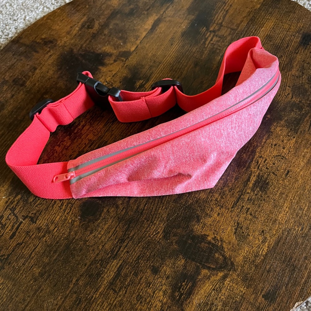 FitKicks Running Walking Belt Bag Stash Pocket Pink Reflective Elastic One Size